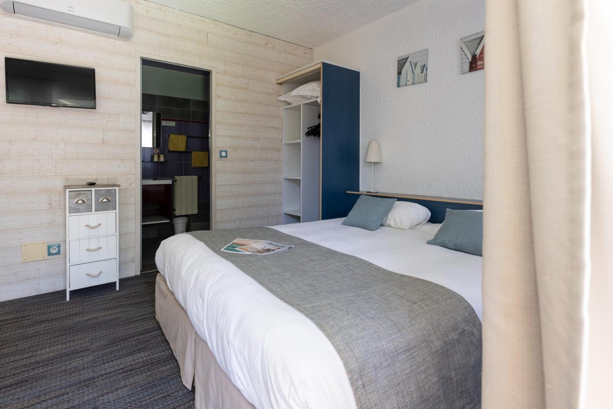 Logis De La Hotel